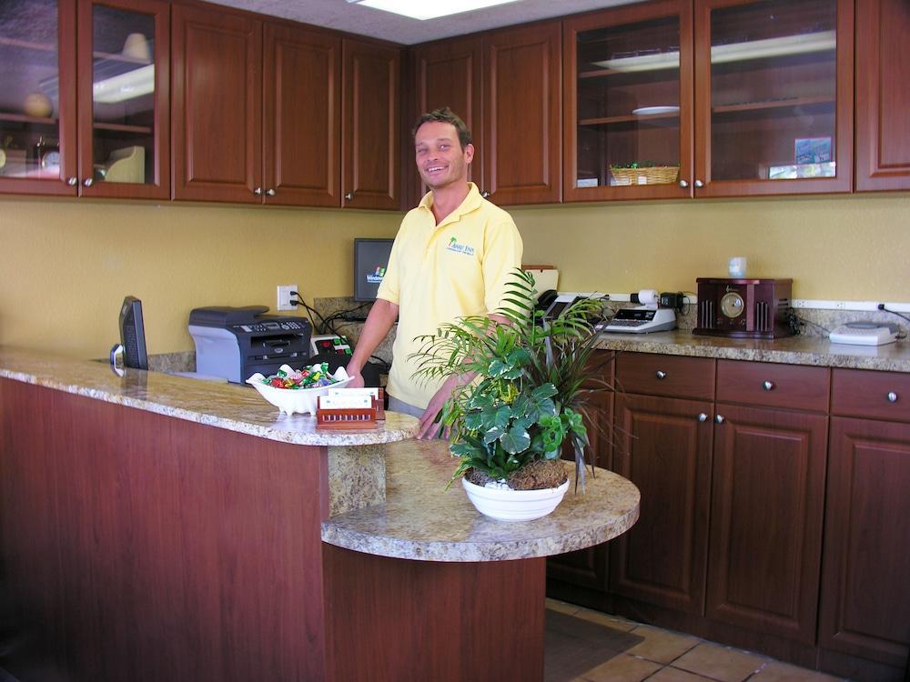 Away Inn Lauderdale-by-the-Sea Ngoại thất bức ảnh